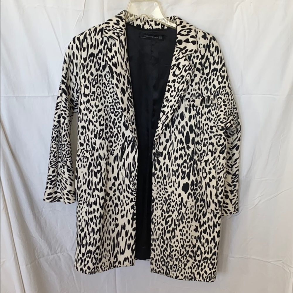 Zara XS black & white leopard coat